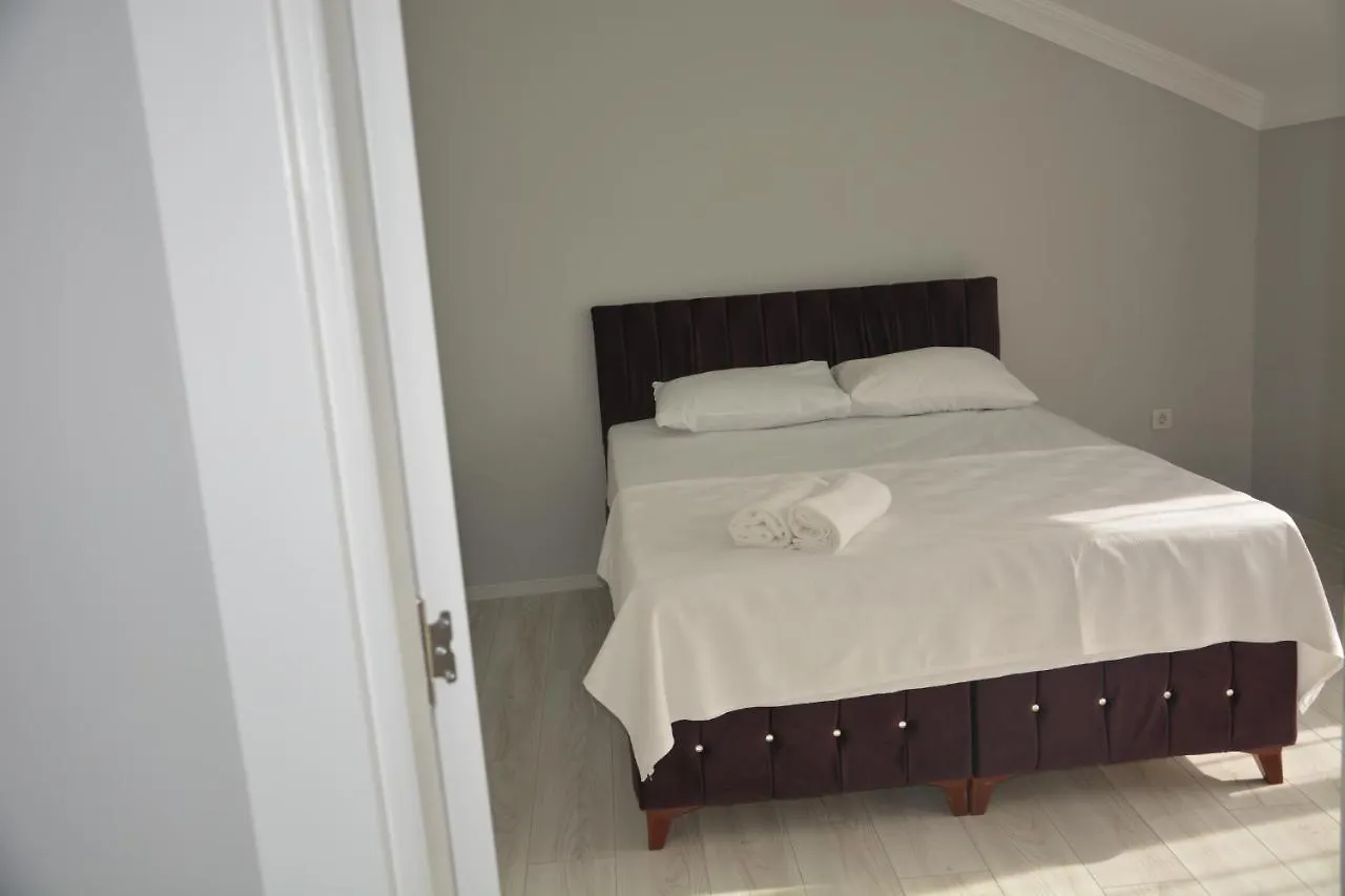 ترابزون Loya Apartments 0*,